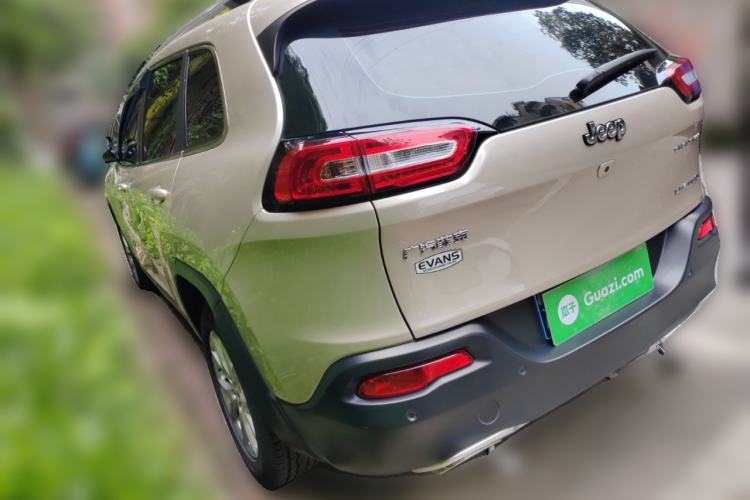 Used Jeep Cherokee 2017 2.4L Leading Edition Rear Left 45 Deg