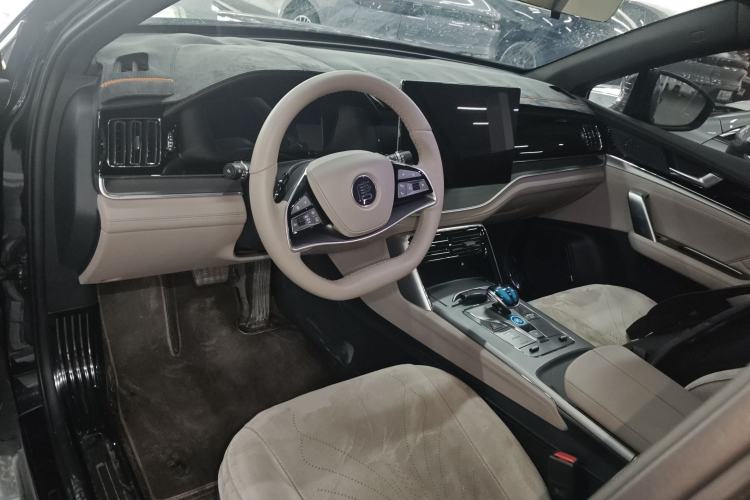 Used BYD Tang New Energy 2025 Intelligent Driving Version DM-i 115KM Prestige Edition Center Console