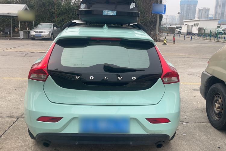 Used Volvo V40 2017 T3 Zhiyi Edition
