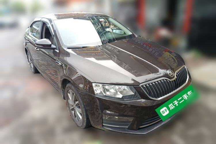 Used Skoda Octavia 2017 1.6L Automatic Chuanxing Edition Front Right 45 Deg