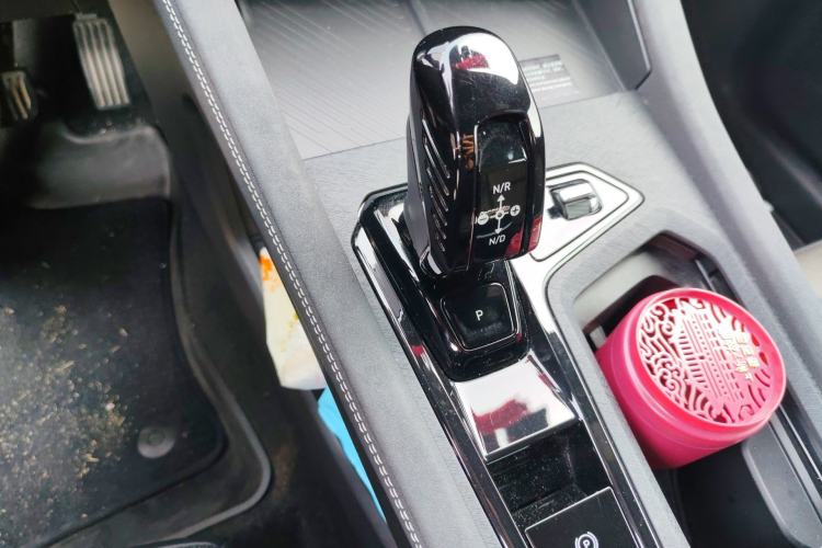 Used Lynk & Co 03 2023 2.0TD DCT JingPro Gear Lever