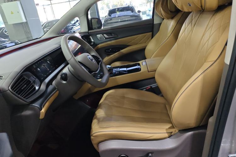 Used Denza D9 2022 DM-i 970 Four-Wheel Drive Flagship Model