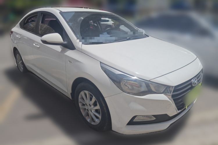 Used Hyundai Verna (new generation) 2016 1.4L Manual Cool Edition GLS Front Right 45 Deg