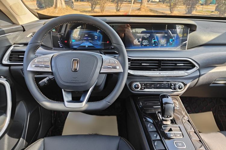 Used Bestune T77 2020 PRO 280 TID Automatic Luxury Model Interior 2