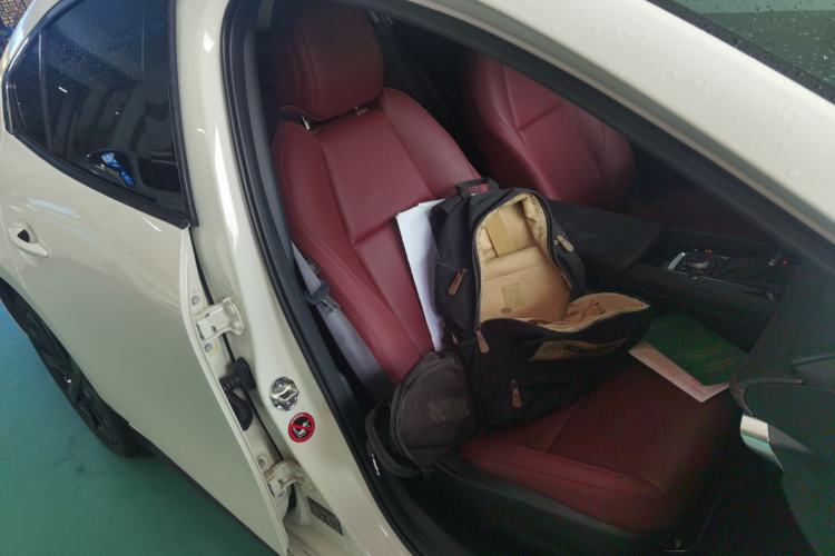 Used Mazda Mazda 3 Axela 2022 2.0L Automatic ZhiZun Obsidian Edition
