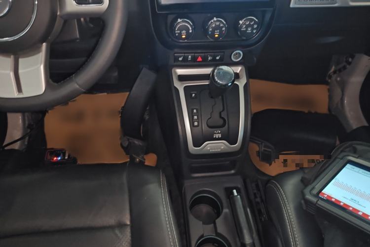 Used Jeep Compass 2014 2.0L two-wheel drive luxury version