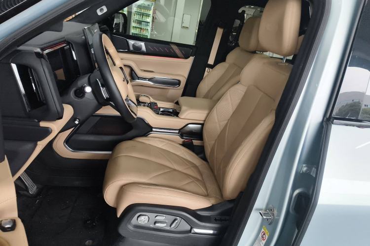 Used Formula Leopard Leopard 8 2025 Smart & Brave Flagship Edition 7 Seats
