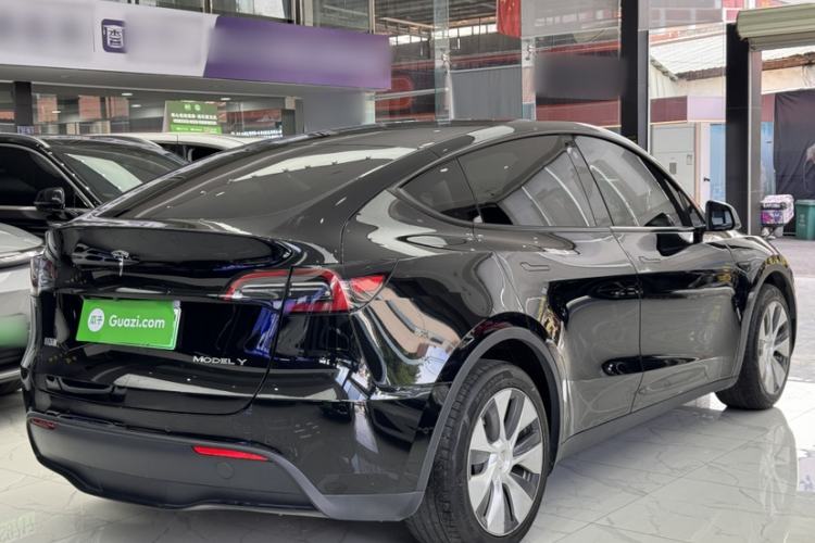 Used Tesla Model Y 2023 Long-Range All-Wheel-Drive Version