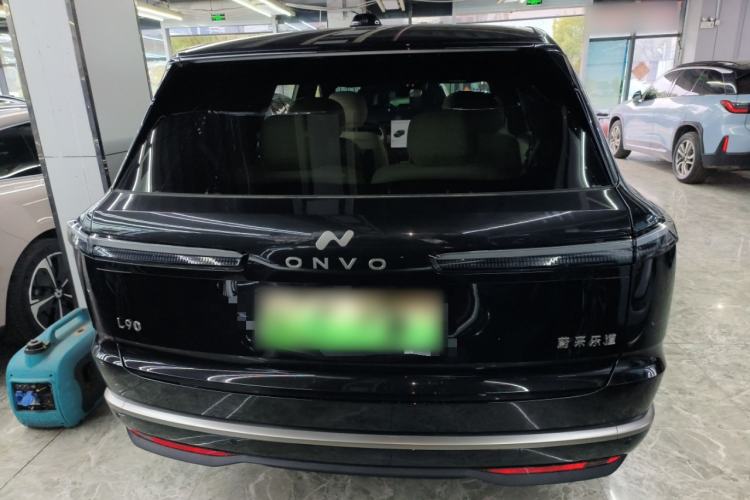 Used ONVO Luxeed L90 2025 Model—Max Six-Seater Version
