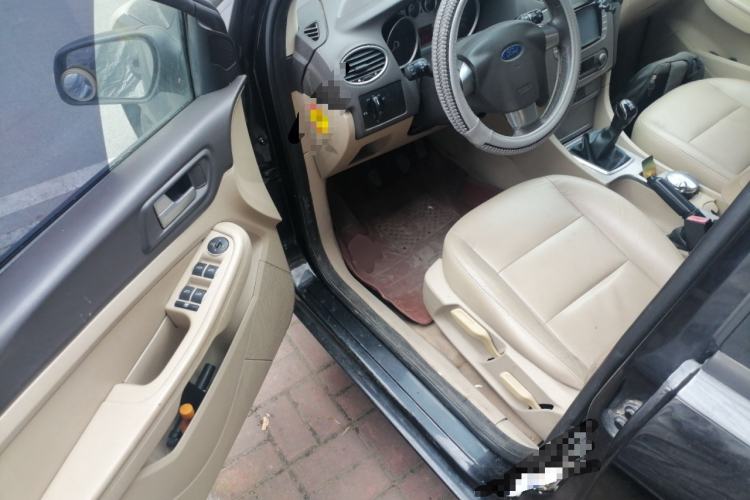 Used Ford Focus 2013 Sedan Classic 1.8L Manual Fashion Edition