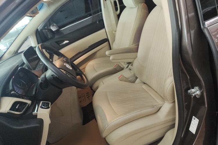 Used Buick GL8 2023 Facelifted Land Cruiser Executive Luxury Version Left Front Seat