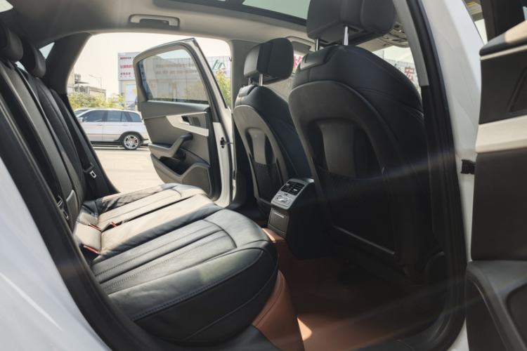 Used Audi A4L 2020 40 TFSI Luxury Dynamic Model
