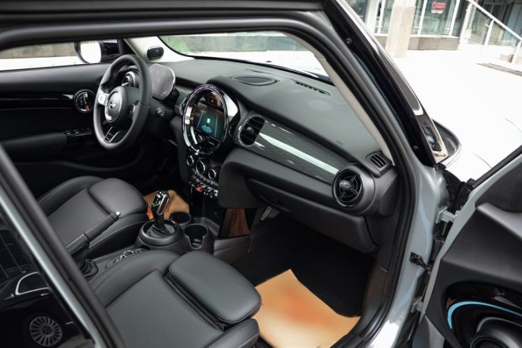 Used MINI 2022 Updated 2.0T COOPER S Classic Edition Five-Door Version Interior 3