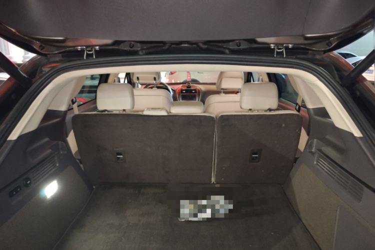 Used Lincoln MKX 2017 2.0T Two-Wheel Drive Deluxe Edition Trunk