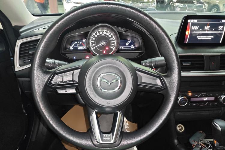 Used Mazda 3 Axela 2017 Sedan 1.5L Automatic Luxury Model Emission Standard China V Steering Wheel