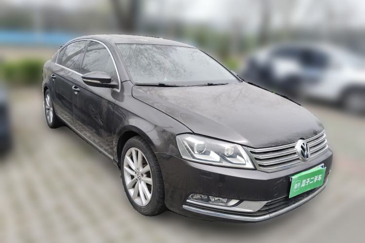 Used Volkswagen Magotan 2012 1.8TSI Prestige Model Front Right 45 Deg