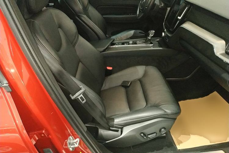 Used Volvo XC60 2019 T5 4x4 Smart Edition China V Standard
