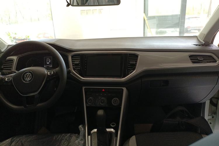 Used Volkswagen T-ROC 2018 230TSI DSG Two-Wheel Drive Advanced Version China V Standard
