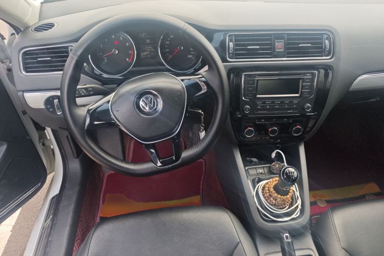 Used Volkswagen Sagitar 2015 1.6L Manual Comfort Model Steering Wheel