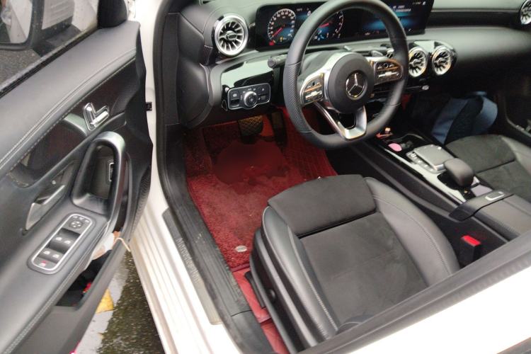 Used Mercedes-Benz A-Class 2022 Revised Version A 200 L Sport Sedan Fashionable Style Driver Seat