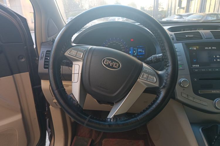 Used BYD S6 2013 Jingyue Edition 2.0L Manual Luxury Model 5 Seats
