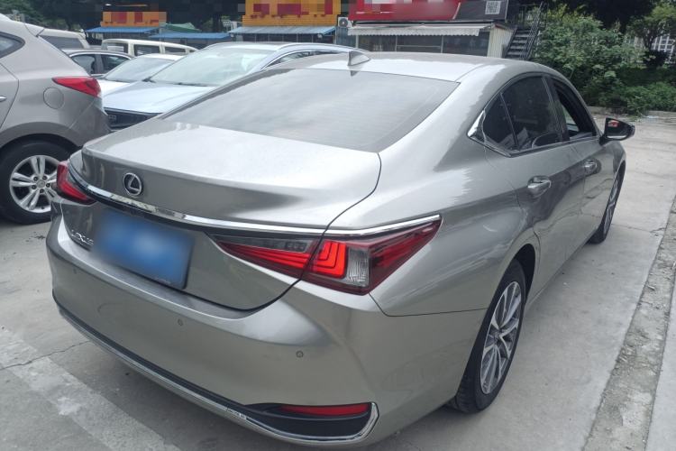 Used Lexus ES 2023 200 Excellence Edition Rear Right 45 Deg