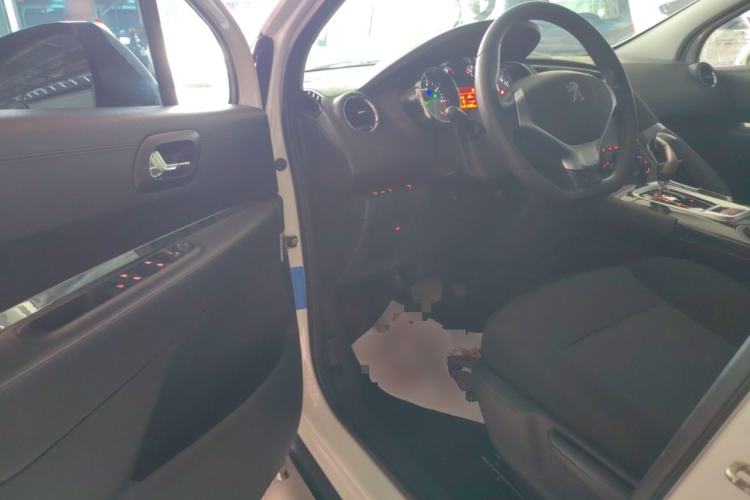Used Peugeot 3008 2015 1.6THP Automatic Classic Edition Driver Seat