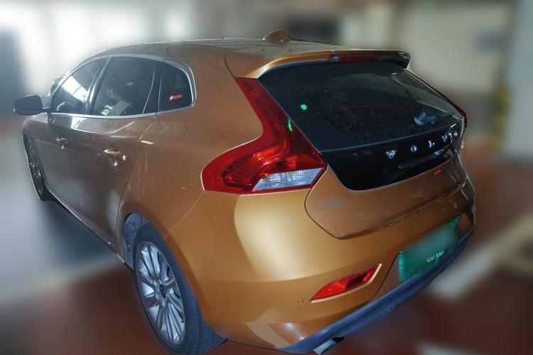 Used Volvo V40 2014 2.0T Zhiya Edition
