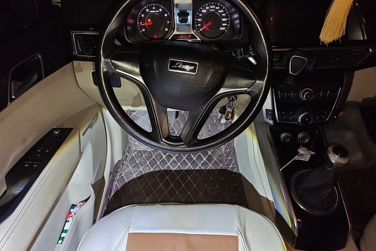 Used Zotye Domy X5 2017 Value Edition 1.6L Manual Comfort Model