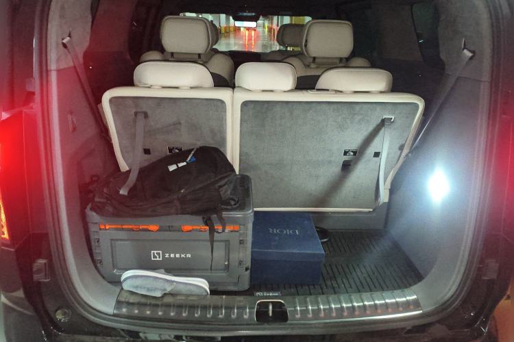 Used Zeekr 009 2024 7-Seater Walk-Through Version Four-Wheel Drive 108 kWh
