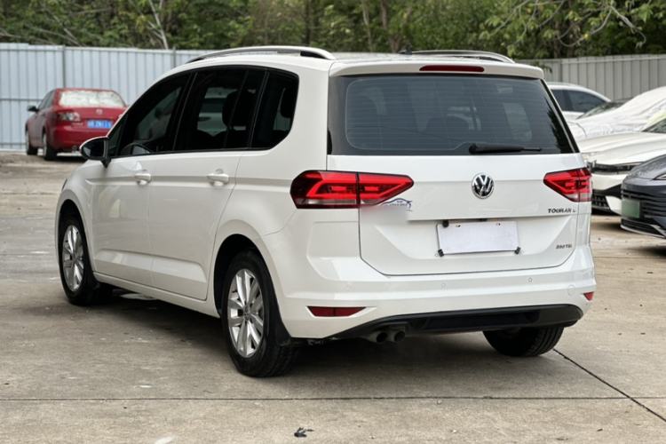 Used Volkswagen Touran 2016 Volkswagen Touran L 280TSI DSG Comfort Edition Exterior 6