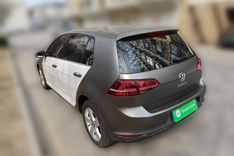 Used Volkswagen Golf 2017 1.6L Automatic Comfort Million-Vehicle Anniversary Edition
