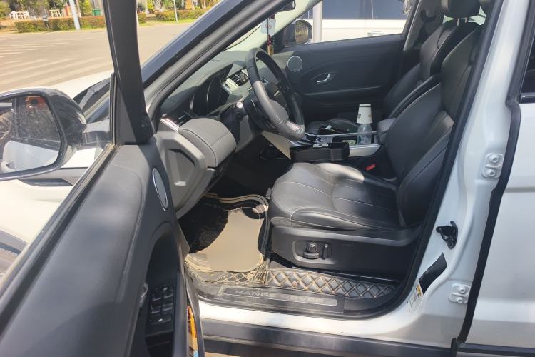 Used Land Rover Range Evoque 2018 240 PS SE Smart Brilliance Edition Driver Seat