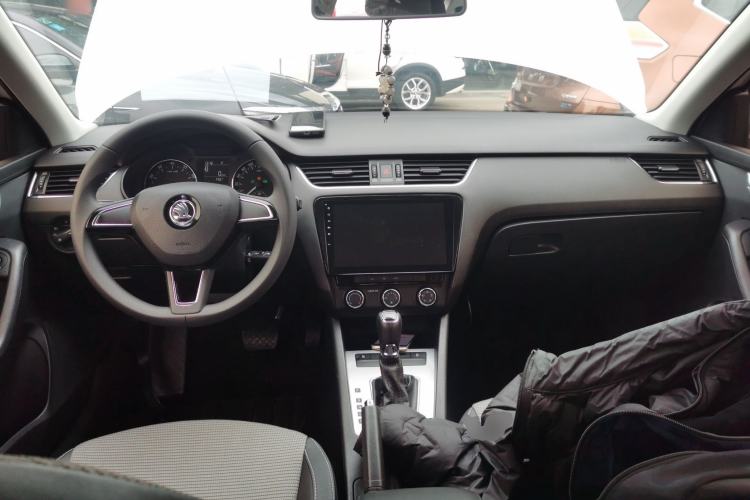 Used Skoda Octavia 2017 1.6L Automatic Chuanxing Edition
