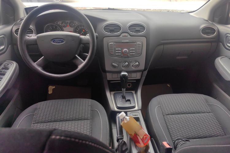 Used Ford Focus 2013 Hatchback Classic 1.8L Automatic Base Model Center Console