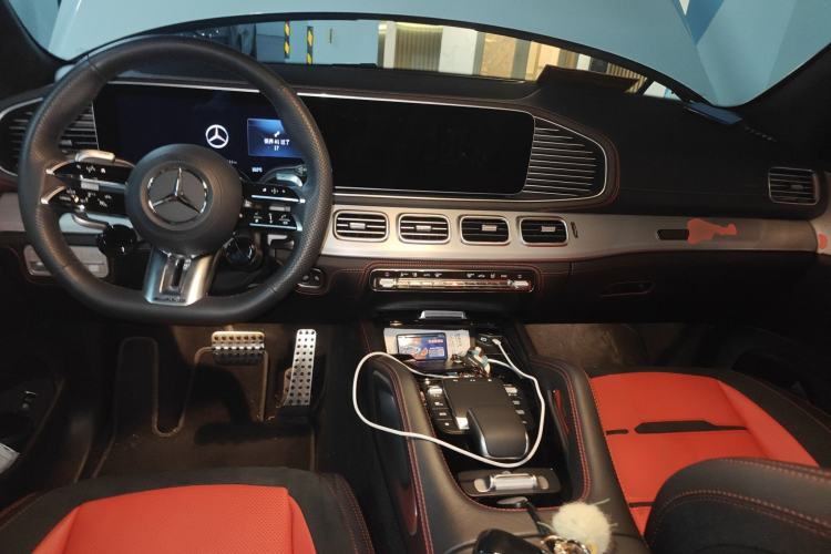 Used Mercedes-Benz GLE AMG 2024 AMG GLE 53 4MATIC+ Center Console