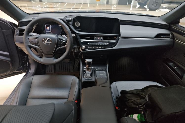 Used Lexus ES 2021 200 Excellence Edition
