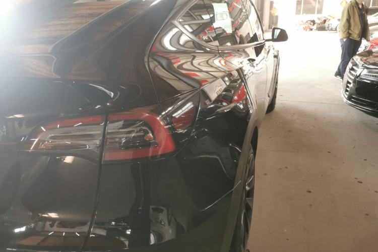 Used Tesla Model Y 2022 Long-Range All-Wheel-Drive Version