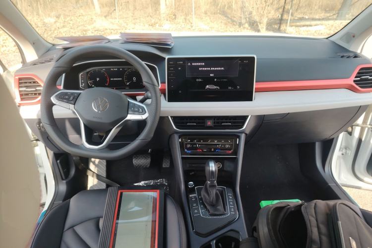 Used Volkswagen Tharu 2024 300TSI Two-Wheel-Drive Moon Luxury Edition
