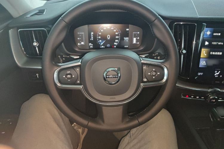 Used Volvo XC60 2021 T5 4x4 Smart Luxury Edition Steering Wheel