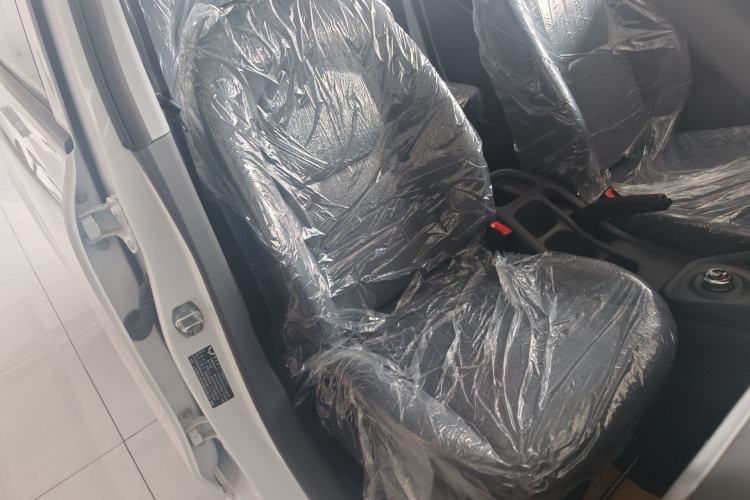 Used Wuling Hongguang New Energy 2024 All-Electric Model 300KM Standard Version Right Front Seat