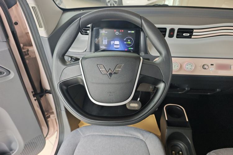 Used Wuling Hongguang MINIEV 2022 Macaron Premium Model – Lithium Ternary Battery Steering Wheel