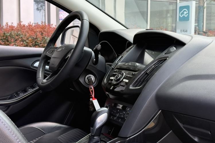 Used Ford Focus 2017 Sedan 1.6L Automatic Fashion Edition Smart Drive Version
