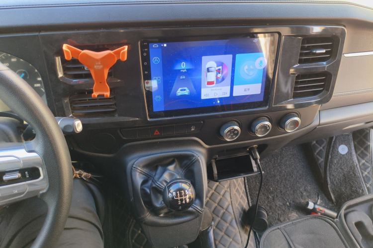 Used JMC Fushun 2023 2.0T Manual Short-Wheelbase Low-Roof Commercial Multi-Purpose Passenger Vehicle 6 Seats with Dual-Opening Tailgate