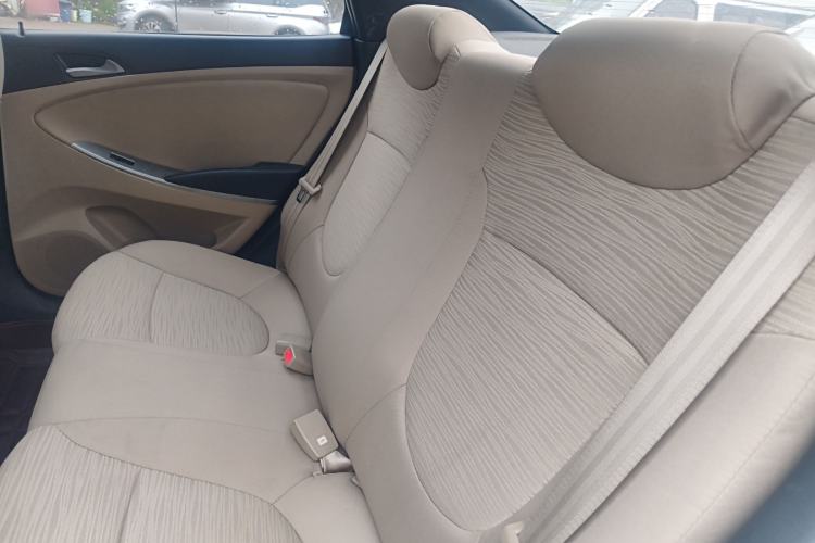 Used Hyundai Verna (older generation) 2014 1.4L Automatic Smart GLS Left Rear Seat