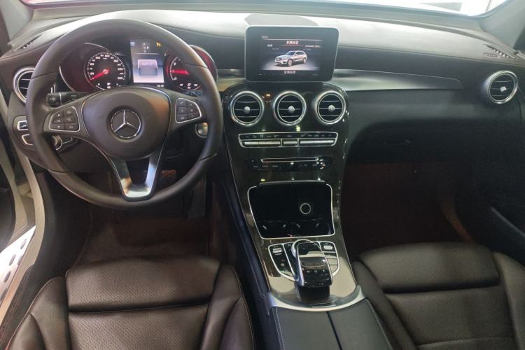 Used Mercedes-Benz GLC 2016 GLC 260 4MATIC Luxury Model