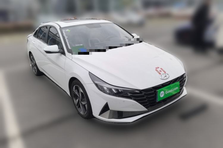 Used Hyundai Elantra 2022 1.5L CVT GLX Elite Edition Front Right 45 Deg