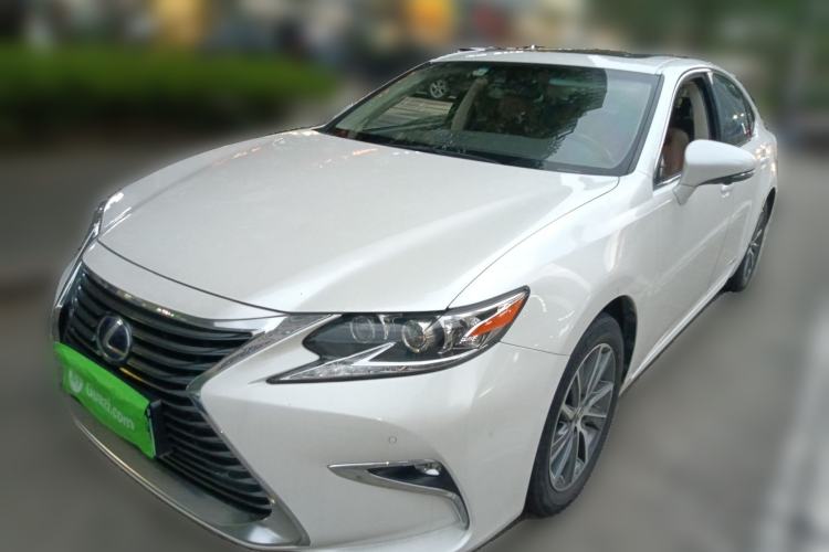Used Lexus ES 2015 300h Luxury Edition