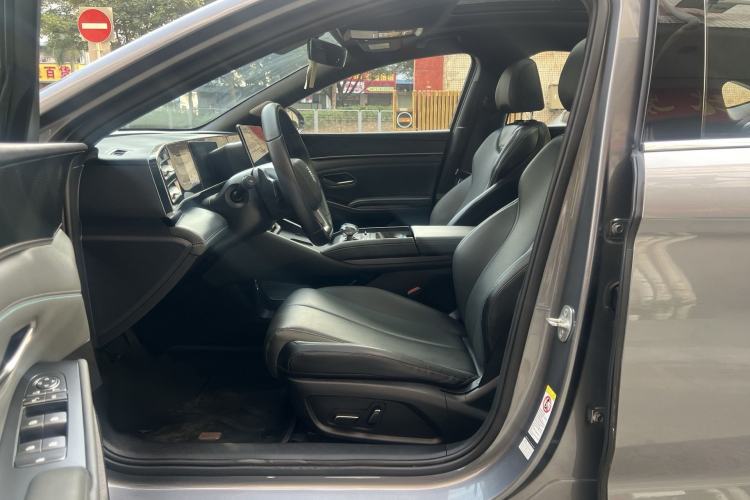 Used BYD Qin L 2025 DM-i Smart Drive 120KM Leading Model Interior 6