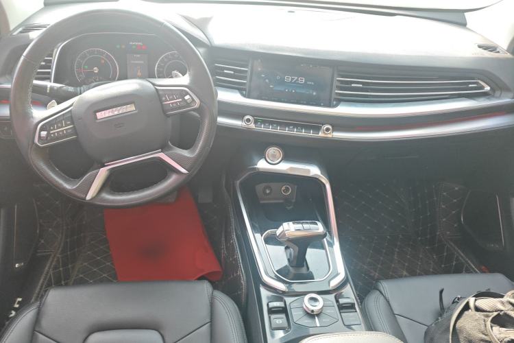 Used Haval H6 2017 Red Label 2.0T Automatic Two-Wheel Drive ZhiShang Model
